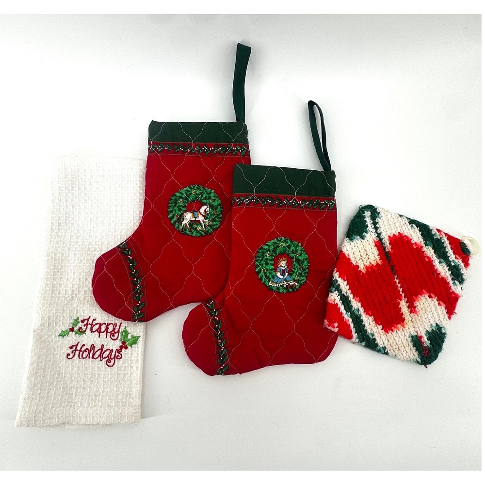 Vintage Christmas Stockings Quilted Red Green Wreath Towel Pot Holder Bundle 4pc